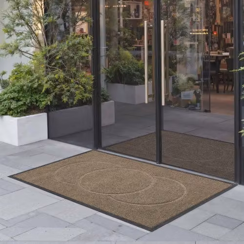 Zerbino per ingresso VEVOR marrone, tappetino commerciale lavabile e antiscivolo per interni ed esterni, L: 119,4 cm, P: 81,3 cm, H: 7,0 cm