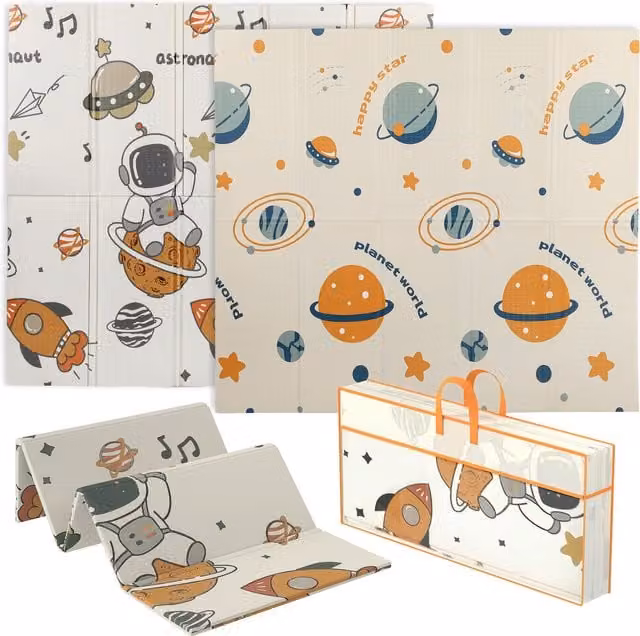 Tappeto per bambini AIYAPLAY a tema spazio, superficie impermeabile in XPE multicolore, L: 196 cm, P: 176 cm, H: 1,5 cm
