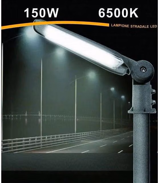 Lampione Stradale LED Trade Shop LP-150 da 150W con Luce Bianca Fredda 6500K, Faro Esterno Inclinabile Grigio IP65