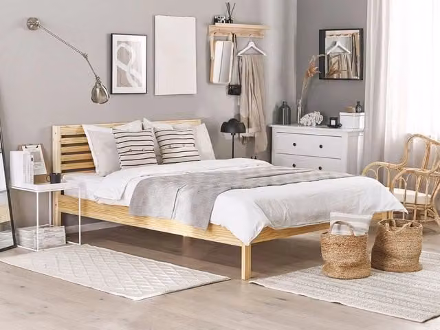 Letto Beliani in legno di pino stile scandinavo con doghe a sospensione, colore beige e marrone, L/P/H: 180 x 200 x 90 cm