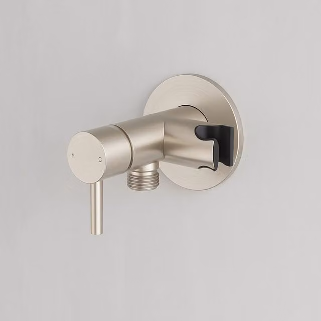 SINED Miscelatore da muro per doccia modello LEVANTE in acciaio inox 316L satinato argento con comando monocomando e attacco doccino