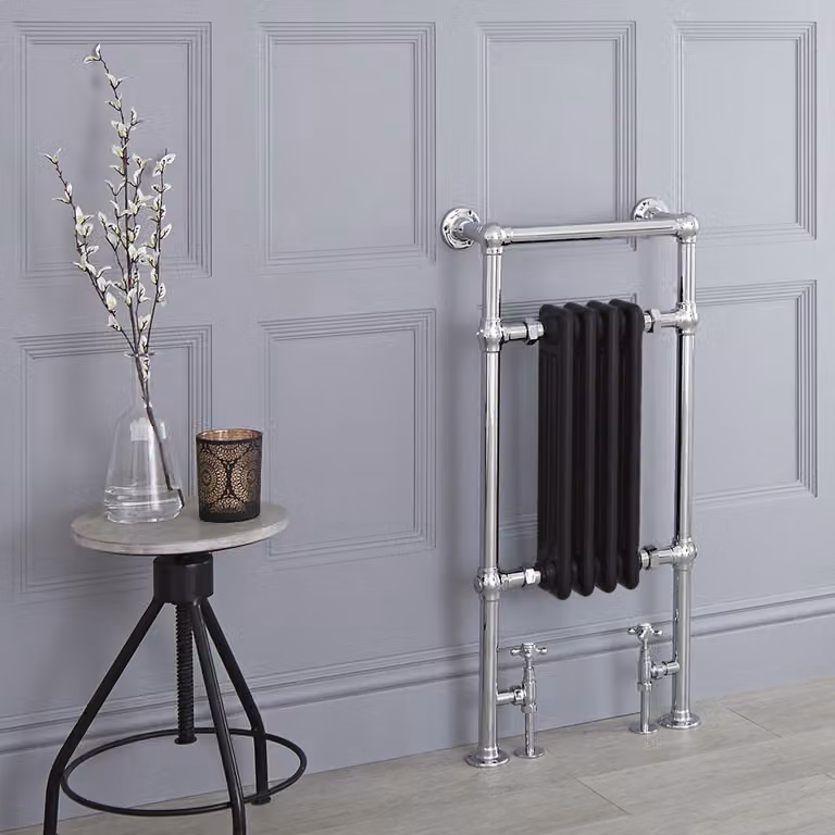 Scaldasalviette Verticale Tradizionale Elizabeth HudsonReed Cromato e Nero H: 93,0 cm x L: 45,2 cm
