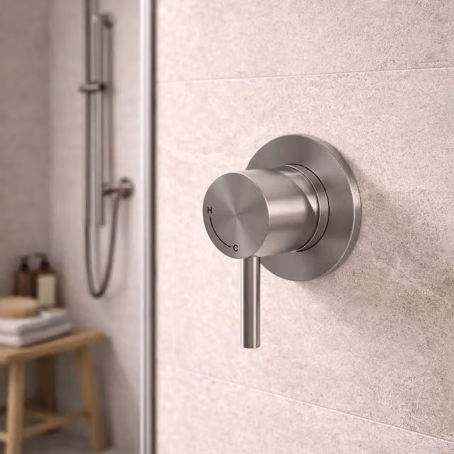 Miscelatore da muro SINED Modello LEVANTE in acciaio inox 316L satinato argento per lavabo e installazioni interne ed esterne