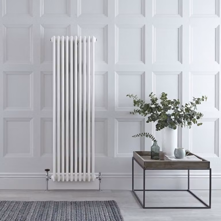 Radiatore Verticale Regent in Acciaio Bianco con Stile Ghisa, Potenza 1355W, H 150 cm x L 47 cm x P 10 cm