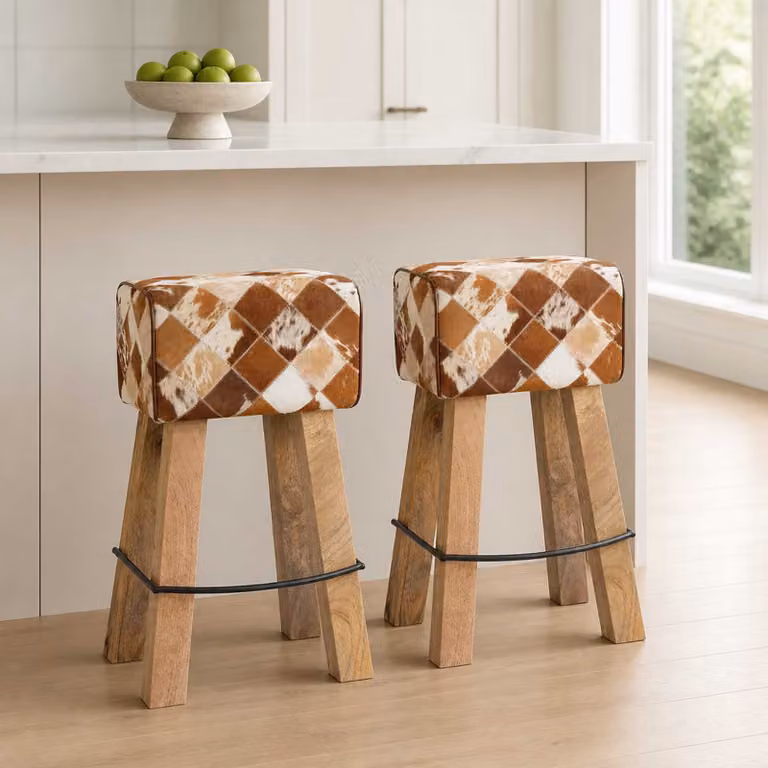 Set di 2 sgabelli da bar vidaXL in ecopelle marrone con struttura in legno di mango L/P/H: 44 x 33 x 74 cm