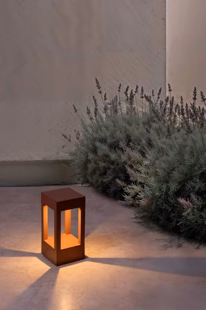 Faro da giardino a paletto Faro Barcelona AGRA P 2700K LED colore marrone