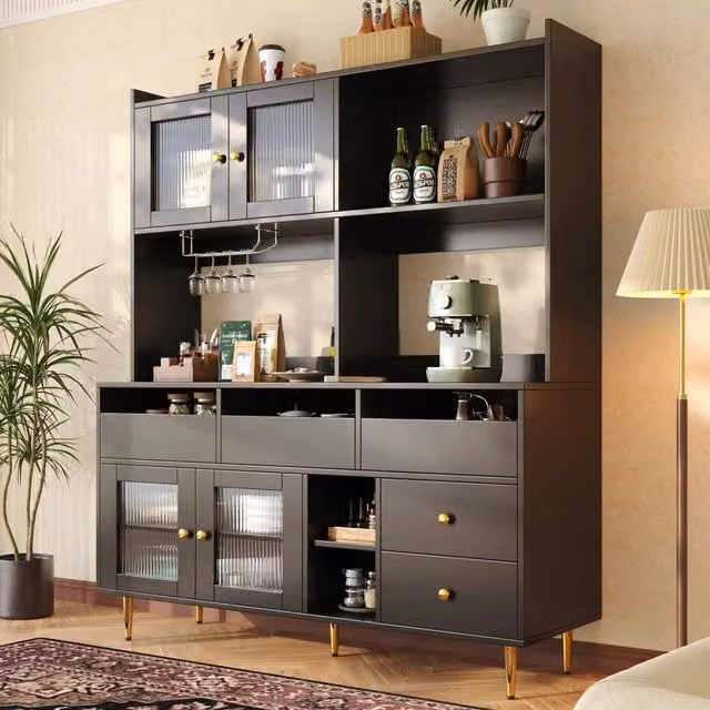 Credenza alta WISHDOR nera per sala da pranzo e soggiorno con ante in vetro, portabottiglie e cassetti interni, L/P/H: 145 x 39 x 171 cm