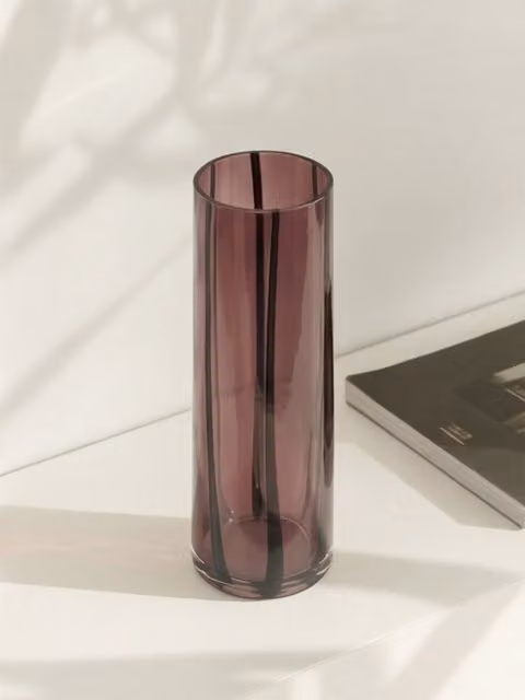 Brise vaso bordeaux grande Kenay Home con base in vetro e design moderno rotondo