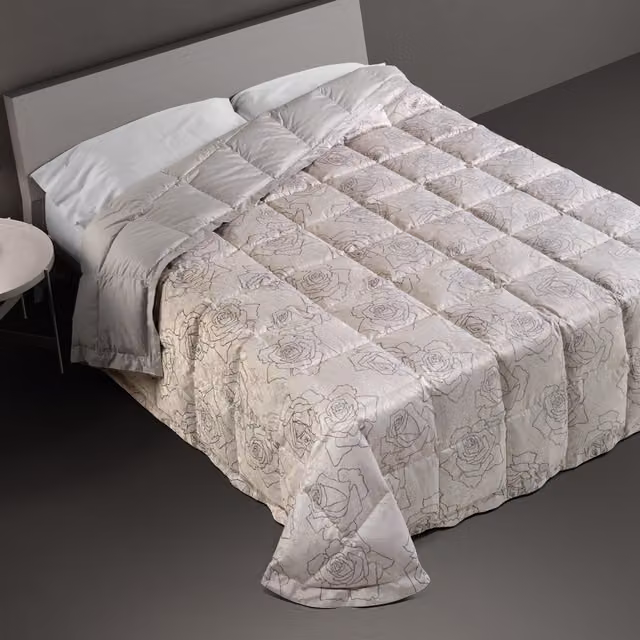 Trapunta in piuma DaunenStep con fantasia Floreale, traspirante e termoregolatrice, colore beige
