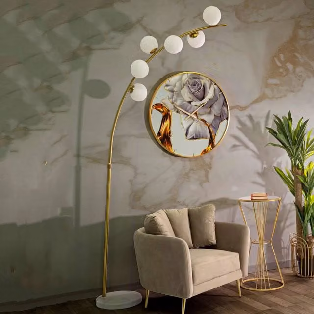 Lampada da terra Bale in vetro bianco e metallo oro, ideale per soggiorno e camera da letto, H: 130 cm, L: 60 cm, P: 45 cm