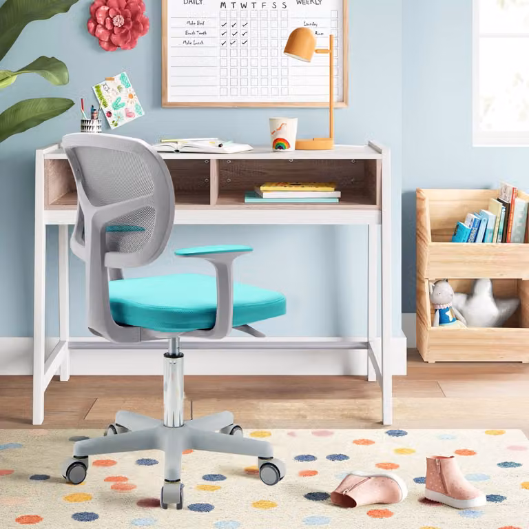 Sedia da scrivania girevole per bambini Costway con altezza regolabile e braccioli, verde chiaro
