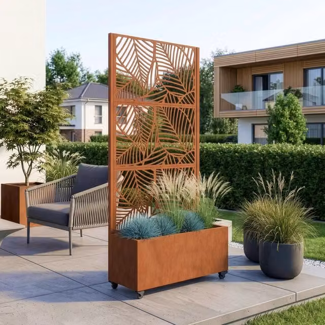 Fioriera con Spalliera e Separè Surnskoki casa.pro in Acciaio Corten Marrone Ossidato con Rotelle L: 82 cm, P: 38 cm, H: 190 cm