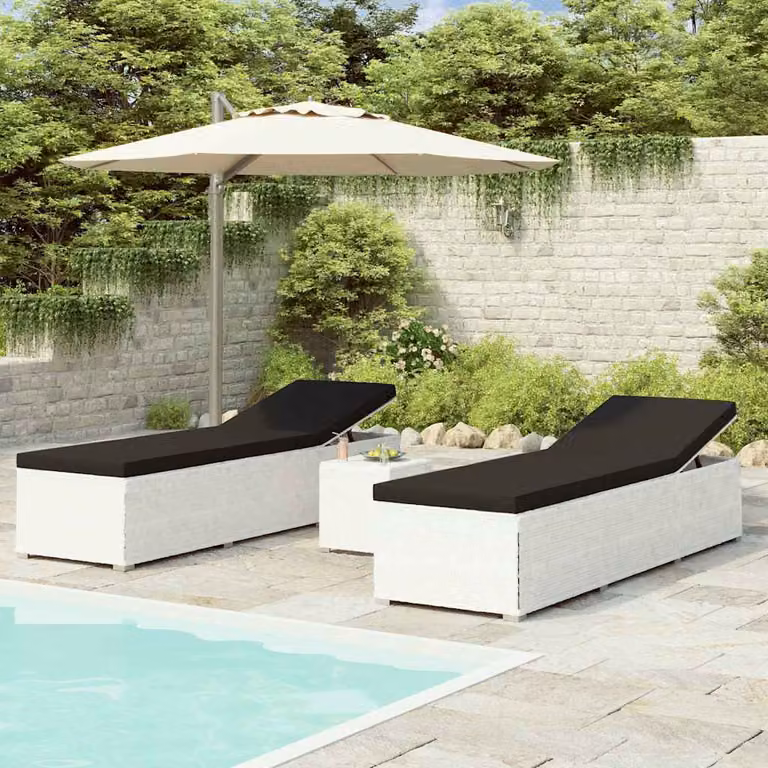 Set di 3 lettini prendisole con tavolino vidaXL in rattan e metallo bianco con cuscini impermeabili e poggiatesta regolabile