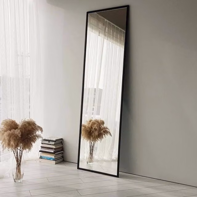 Specchio rettangolare moderno Ronzone con struttura in metallo e vetro, colore nero, L: 60 cm, H: 170 cm