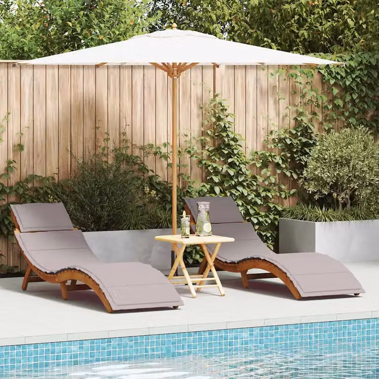 Set di 2 lettini prendisole vidaXL in legno di acacia massello con cuscini impermeabili beige e grigi per giardino e terrazza