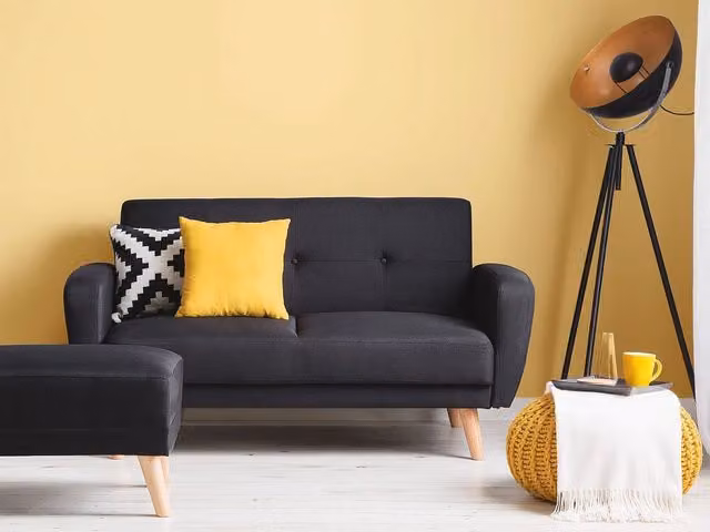 Divano Letto Click Clack Beliani Rivestito in Tessuto Nero con Gambe in Legno di Gomma per Soggiorno Moderno e Minimalista