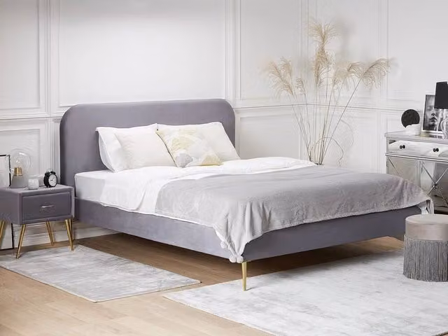 Letto Beliani Super King Size in Velluto Grigio con Gambe Dorate e Design Minimalista L/P: 180 x 200 cm