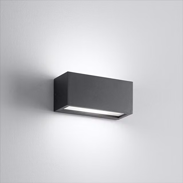 Applique da esterno Isy EST Metrò con tecnologia LED e illuminazione up/down in metallo per giardino e terrazza, disponibile in bianco, nero o marrone