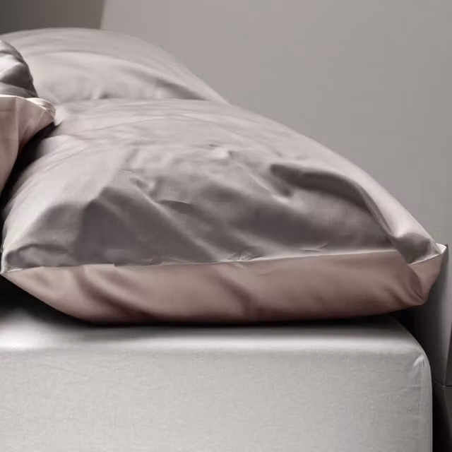 Federa copricuscino reversibile DaunenStep Oasi Kiss in cotone mako satin grigio 50 x 80 cm