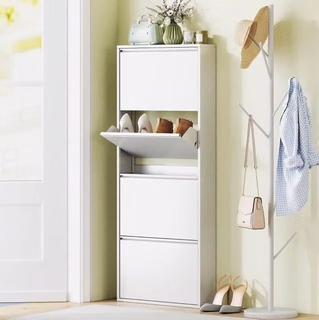 Scarpiera slim bianca con 4 ante a ribalta in metallo e MDF, L: 55 cm, P: 15 cm, H: 139,5 cm