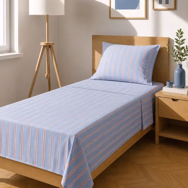 Completo letto singolo KASANOVA in cotone a righe azzurro, include lenzuolo piano, lenzuolo con angoli e federa, misura 90x200 cm